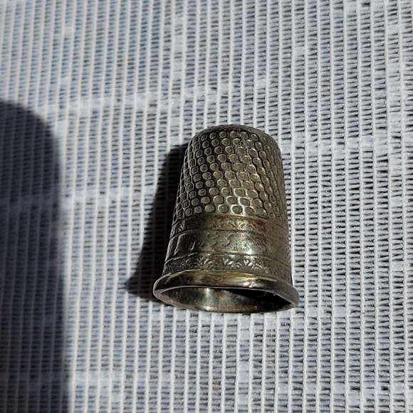 Antique Silver Thimble - Picture 2 of 4